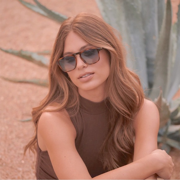 Women’s Sunglasses Brown - Picture 2 of 9